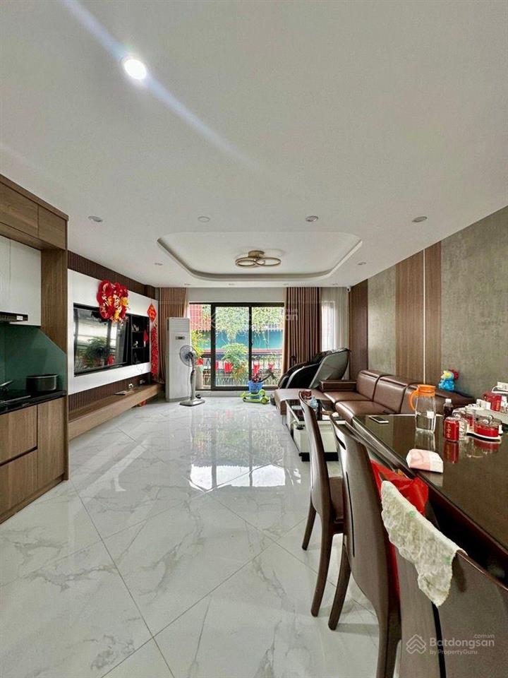 Phố vọng  ô tô vào nhà  mặt tiền 5m  6 tầng thang máy xịn  hiện đang làm văn phòng cho thuê!