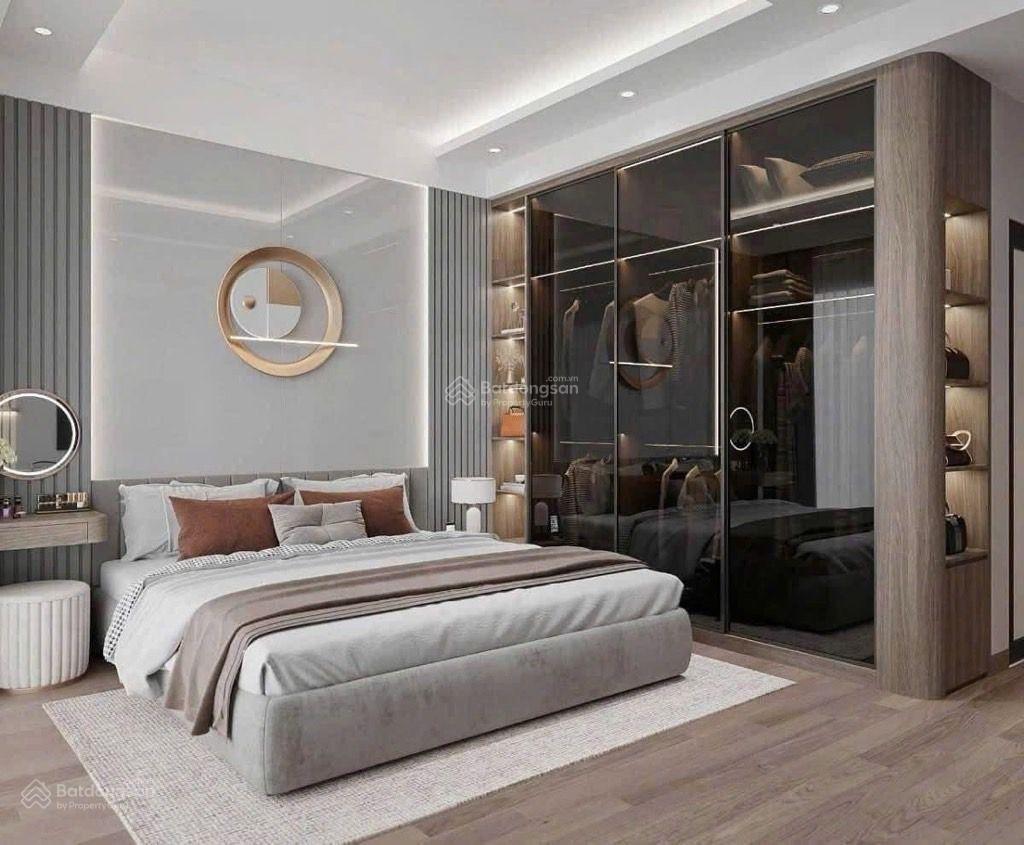 Cổ linh  him lam long biên  dt 45m  7 tầng thang máy  mt 4.2m  19 tỷ.