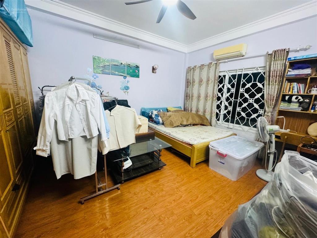 Bán nhà bồ đề  90m, mặt ngõ kinh doanh, 5 phút sang phố cổ.