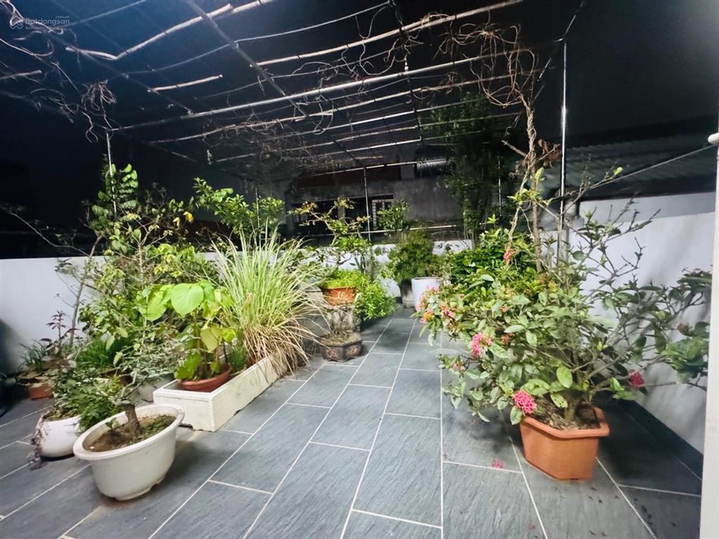 Bán nhà bồ đề  90m, mặt ngõ kinh doanh, 5 phút sang phố cổ.