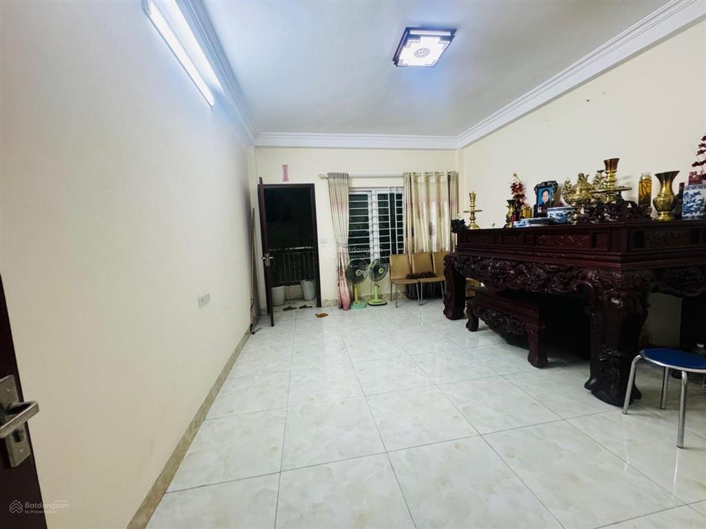 Bán nhà bồ đề  90m, mặt ngõ kinh doanh, 5 phút sang phố cổ.