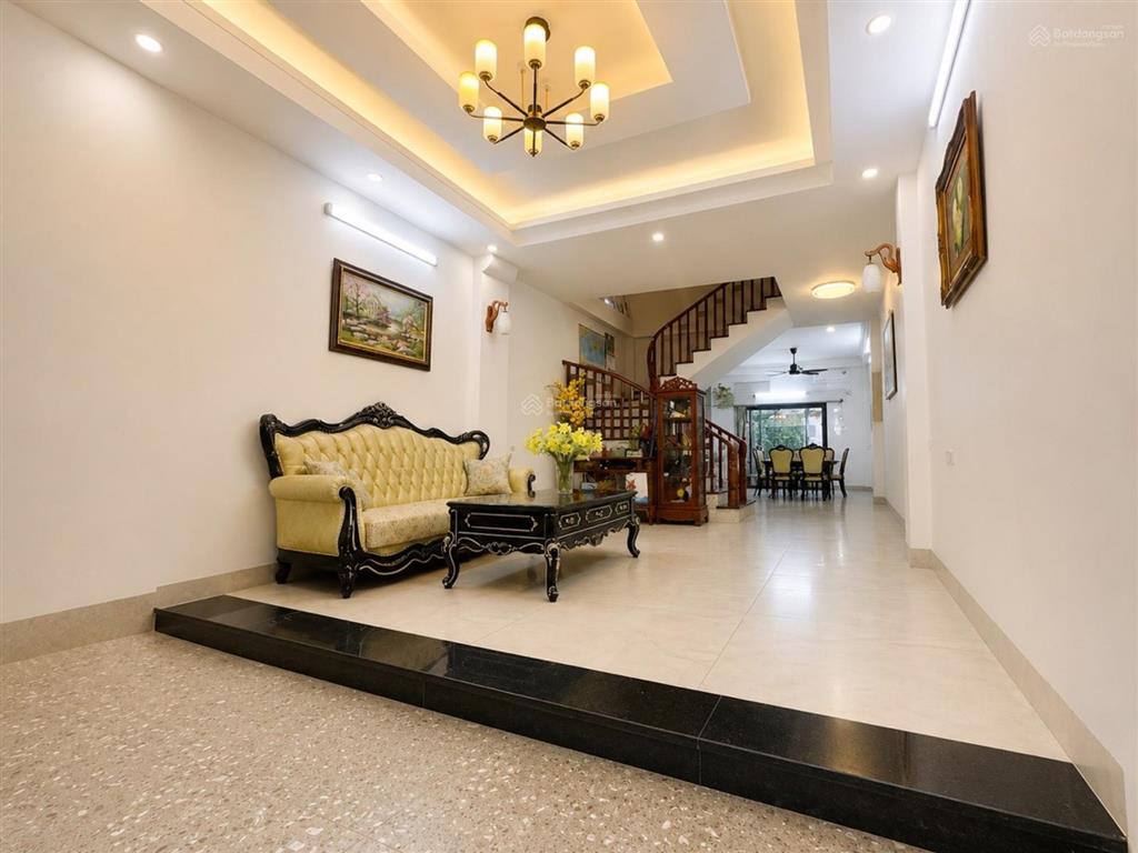 Bán nhà bồ đề  90m, mặt ngõ kinh doanh, 5 phút sang phố cổ.