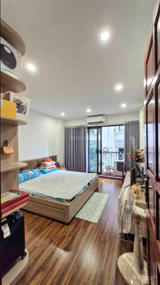 Bán nhà bồ đề  long biên. ô tô vào nhà  cách cầu chương dương 200m  giá nhỉnh 15 tỉ