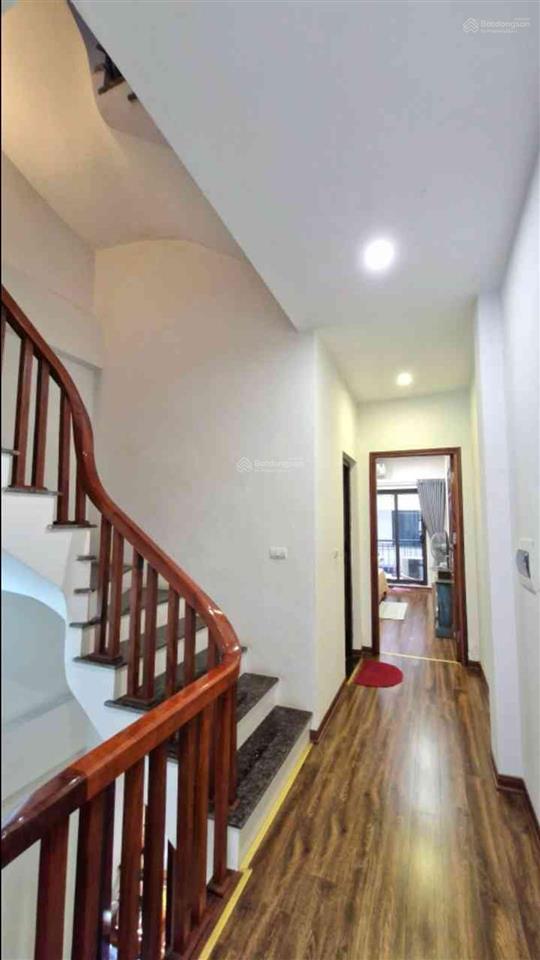 Bán nhà bồ đề  long biên. ô tô vào nhà  cách cầu chương dương 200m  giá nhỉnh 15 tỉ