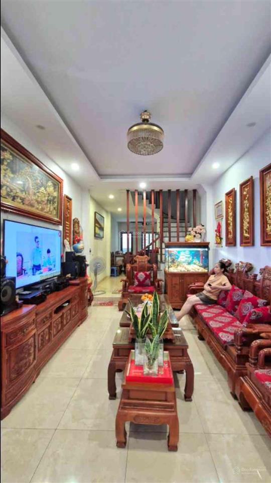 Bán nhà bồ đề  long biên. ô tô vào nhà  cách cầu chương dương 200m  giá nhỉnh 15 tỉ