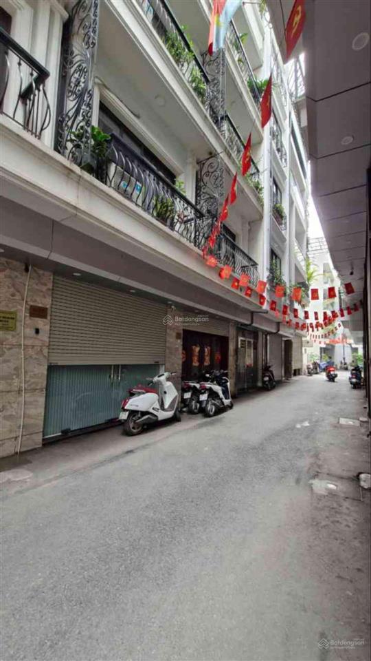 Bán nhà bồ đề  long biên. ô tô vào nhà  cách cầu chương dương 200m  giá nhỉnh 15 tỉ