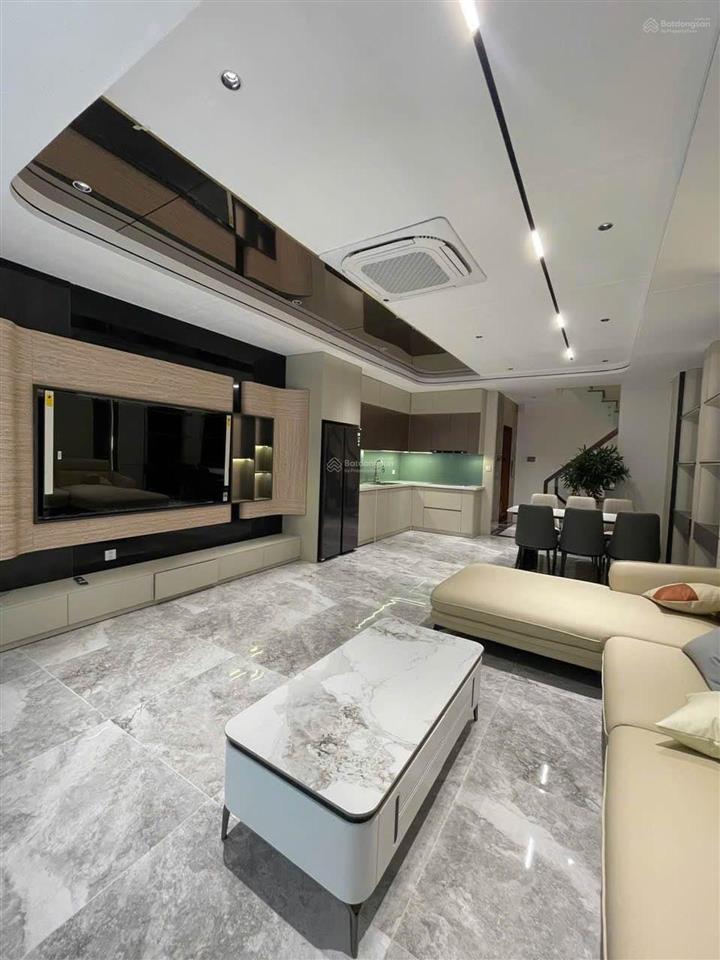 16 tỷ sở hữu nhà 6 tầng thang máy giữa trung tâm nguyễn văn cừ