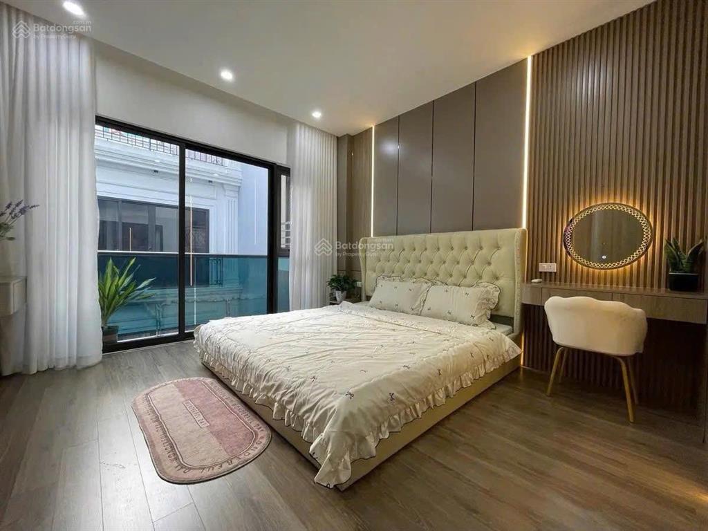 16 tỷ sở hữu nhà 6 tầng thang máy giữa trung tâm nguyễn văn cừ