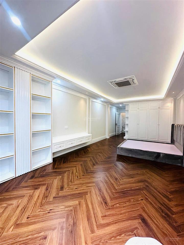 18 tỷ sở hữu tòa nhà 8 tầng tại ngô gia tự  giá trị nằm ở vị trí và khả năng khai thác.