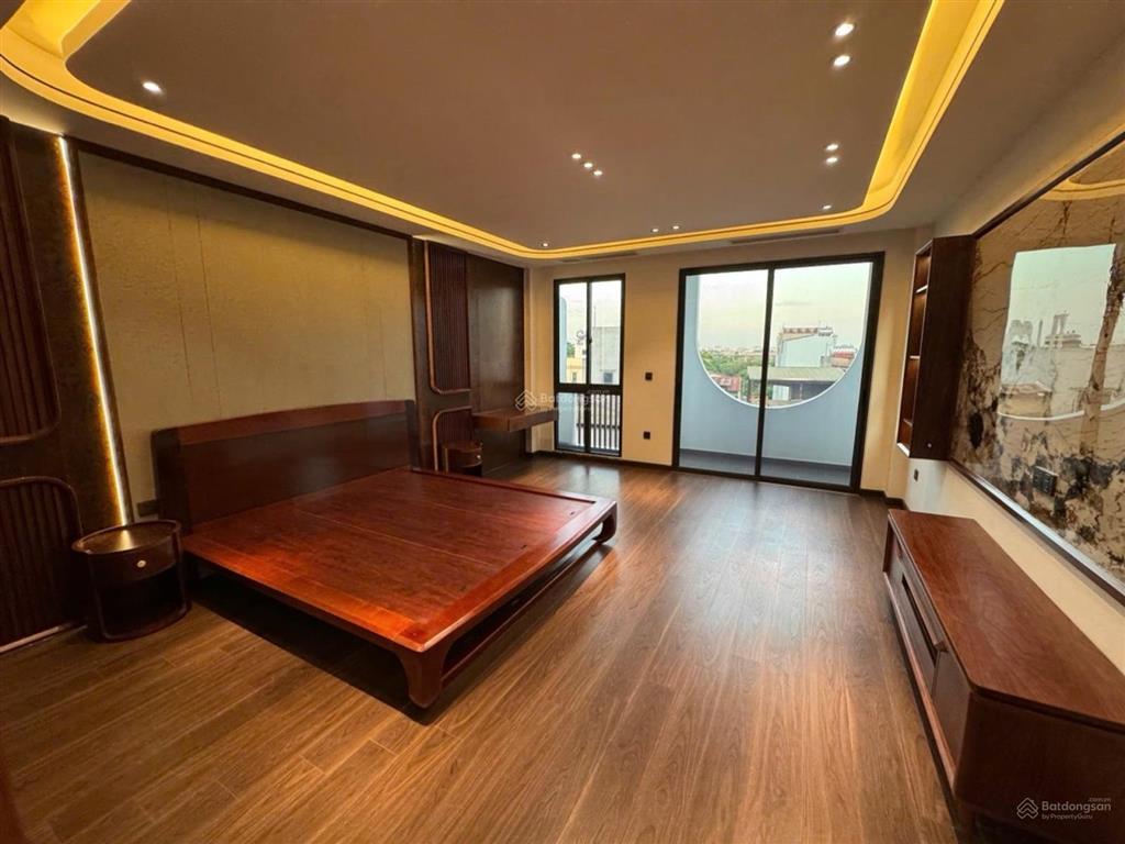 Bán nhà thạch bàn  7 tầng thang máy  lô góc  ô tô tránh. giá nhỉnh 15 tỉ.