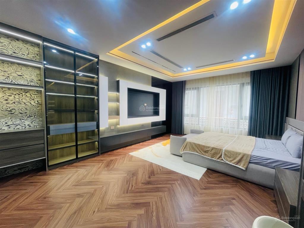 18 tỷ sở hữu tòa nhà 7 tầng thang máy tại khu phân lô cán bộ quân đội nguyễn văn cừ ô tô vào nhà.