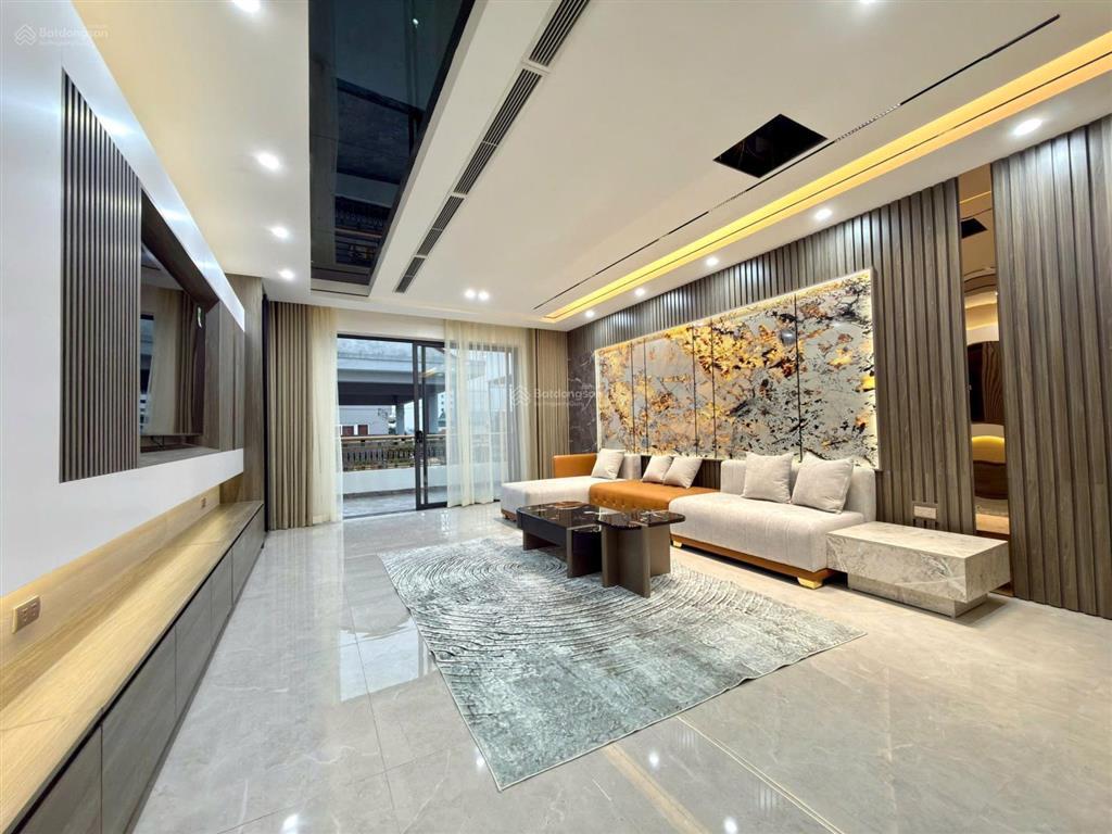 18 tỷ sở hữu tòa nhà 7 tầng thang máy tại khu phân lô cán bộ quân đội nguyễn văn cừ ô tô vào nhà.