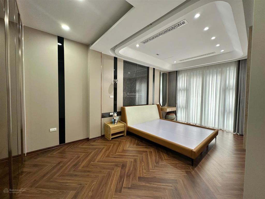 Nhà đẹp phân lô cán bộ quân đội long biên 7 tầng thang máy, ô tô tránh, giá nhỉnh 17 tỷ.