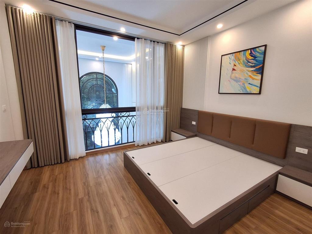Bán nhà việt hưng, diện tích 60m2, 7 tầng thang máy, vỉa hè ô tô tránh, giá nhỉnh 17 tỷ