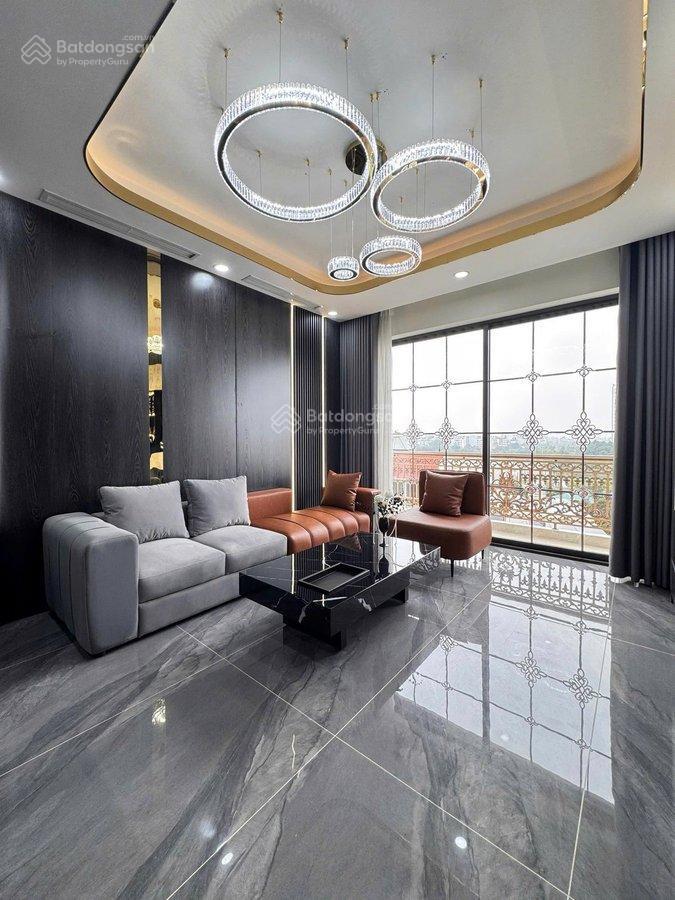 Bán nhà ngọc lâm  dt 55m2, 7 tầng  2 ô tô vào nhà  giá 24,5 tỷ.