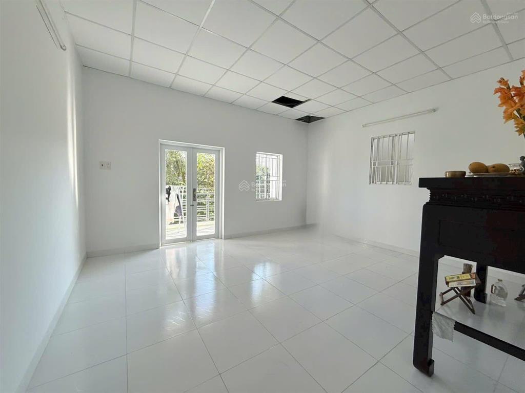 Cho thuê nhà 2 tầng hẻm ô tô lương định của, phường ngọc hiệp  gần chợ nha trang 8tr/tháng