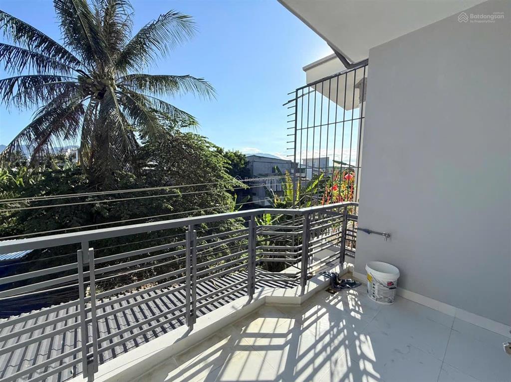 Cho thuê nhà 2 tầng hẻm ô tô lương định của, phường ngọc hiệp  gần chợ nha trang 8tr/tháng