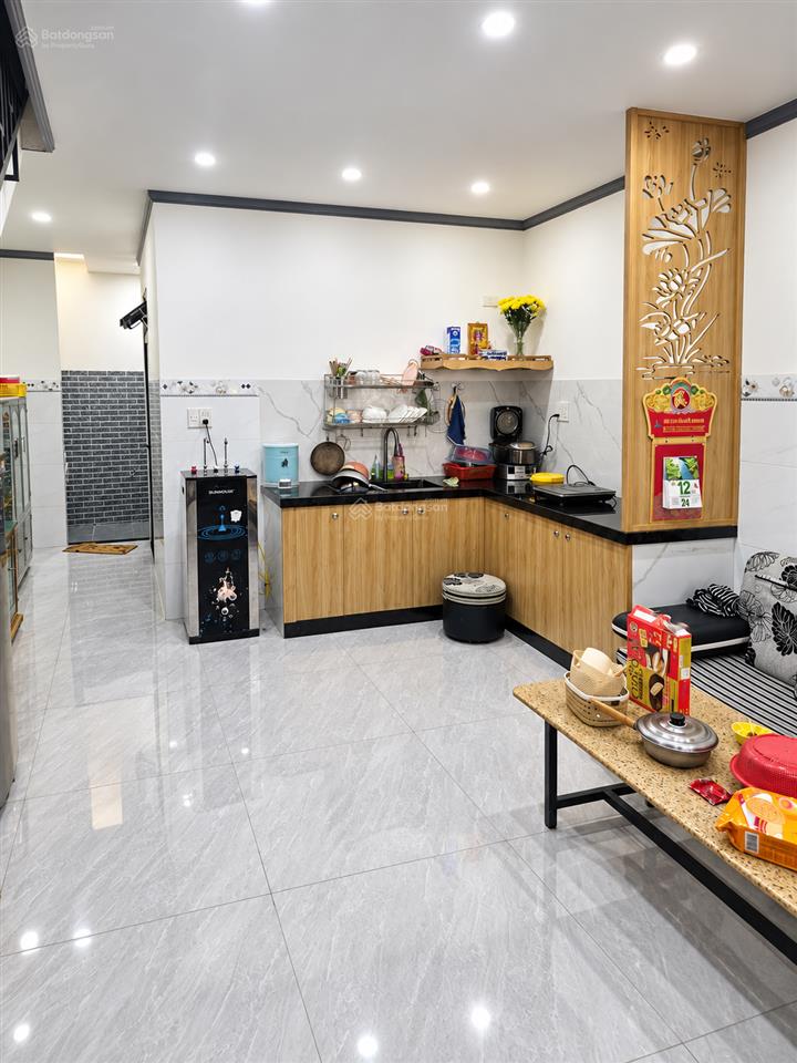 Chỉ 3.63 tỷ có ngay nhà 3 tầng vĩnh hải, nha trang 4pn, ngang 4.5m, cách biển 1km, sổ hồng sẵn