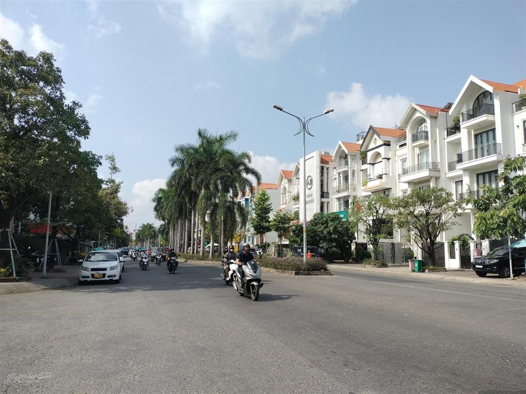 Bán toà nhà dt15x20 nhà 1hầm 5tầng giá  133 tỷ đường hoàng trọng mậu khu himlam quận 7