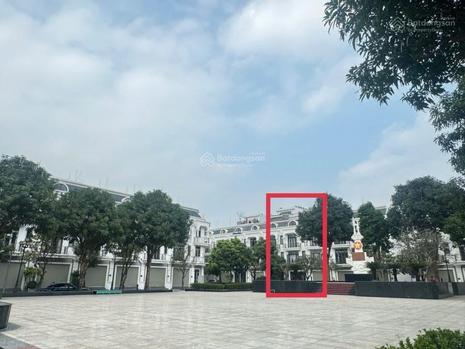 11 tỷ chính chủ tôi cần bán liền kề view quảng trường, đã có sổ đỏ