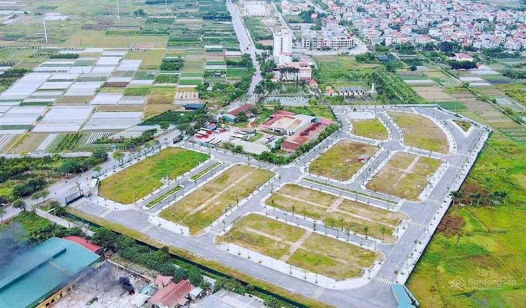 150tr/m chính chủ bán nhanh mặt đường 25m, quy hoạch đối diện trường quốc tế.
