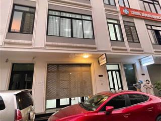 Cho thuê nhà ở đường hàm nghi, nam từ liêm, hà nội. dt 135m2x5t, mt 6m. thông sàn, thang máy.giá 75