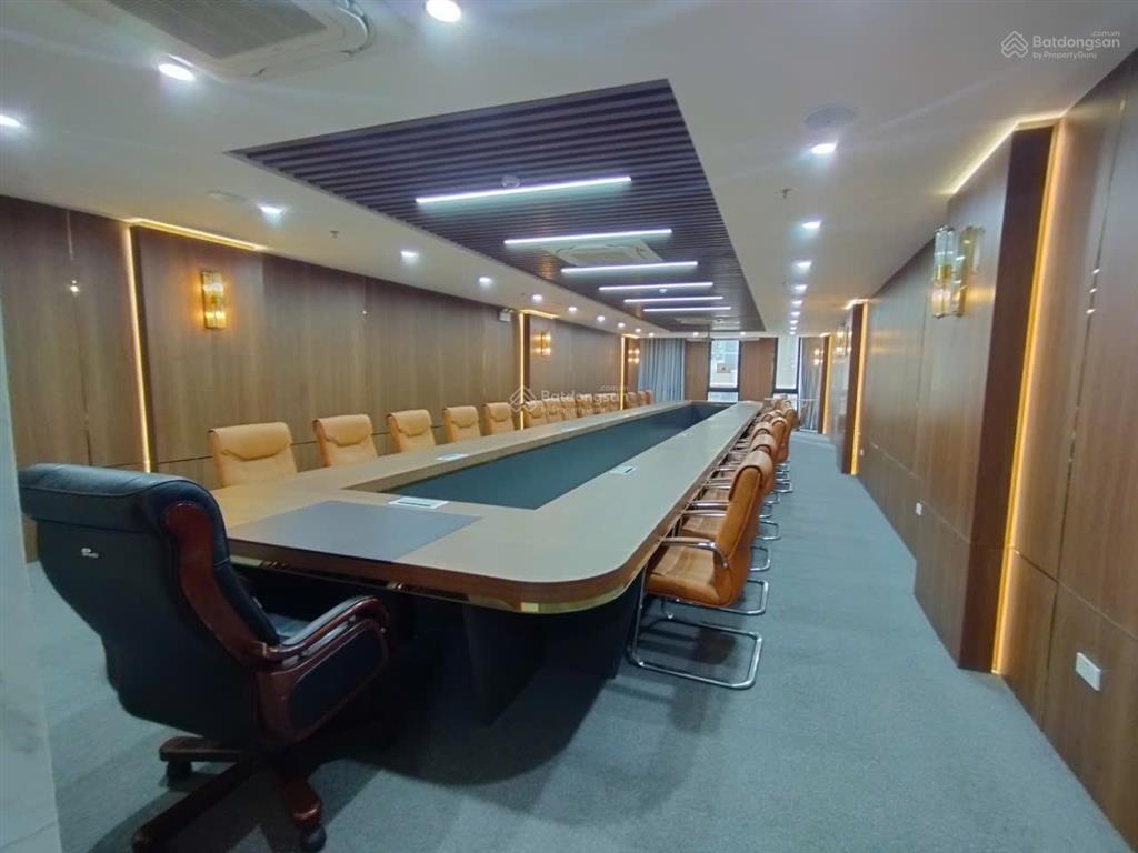 Cho thuê tòa nhà văn phòng trên đường lê đức thọ, mỹ đình, nam từ liêm, hà nội. dt 165m2, mt7m, 8t