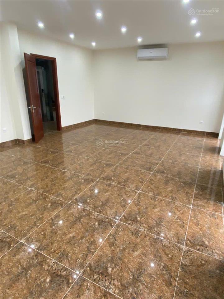 Cho thuê nhà mặt phố hoàng quốc việt, cầu giấy, hà nội. dt 80m2 x5t, mt 5m, thông sàn, thang máy.