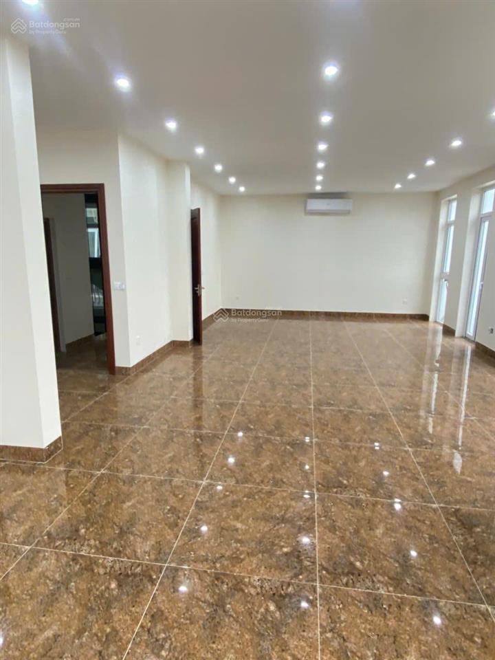 Cho thuê nhà mặt phố hoàng quốc việt, cầu giấy, hà nội. dt 80m2 x5t, mt 5m, thông sàn, thang máy.