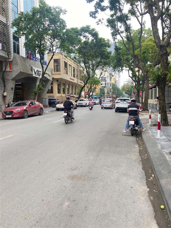 Cho thuê nhà mặt phố hoàng quốc việt, cầu giấy, hà nội. dt 80m2 x5t, mt 5m, thông sàn, thang máy.