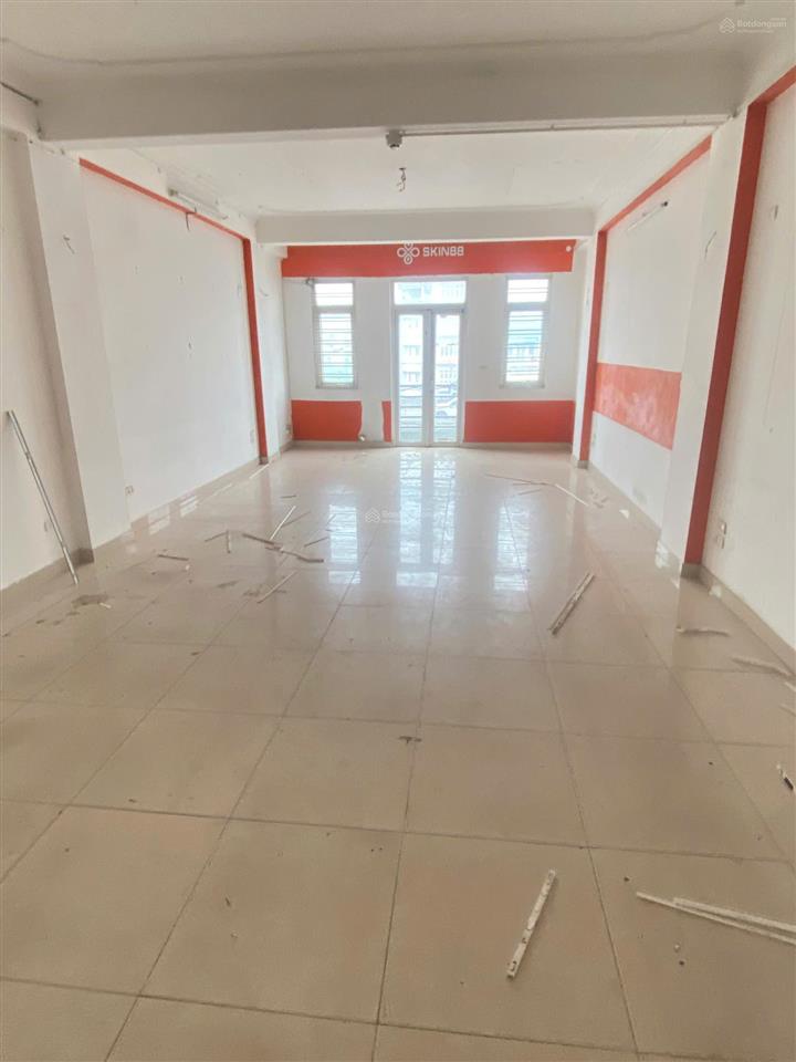 Cho thuê nhà mặt phố nguyễn xiển, thanh xuân, tp hà nội. dt 80 m2 x 7t, mt 5m, nhà đẹp, thang máy