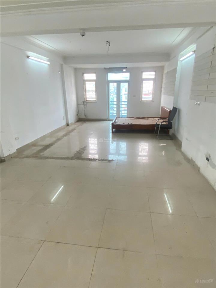 Cho thuê nhà mặt phố nguyễn xiển, thanh xuân, tp hà nội. dt 80 m2 x 7t, mt 5m, nhà đẹp, thang máy