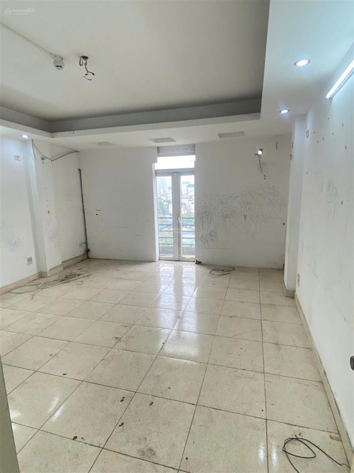 Cho thuê nhà mặt phố nguyễn xiển, thanh xuân, tp hà nội. dt 80 m2 x 7t, mt 5m, nhà đẹp, thang máy