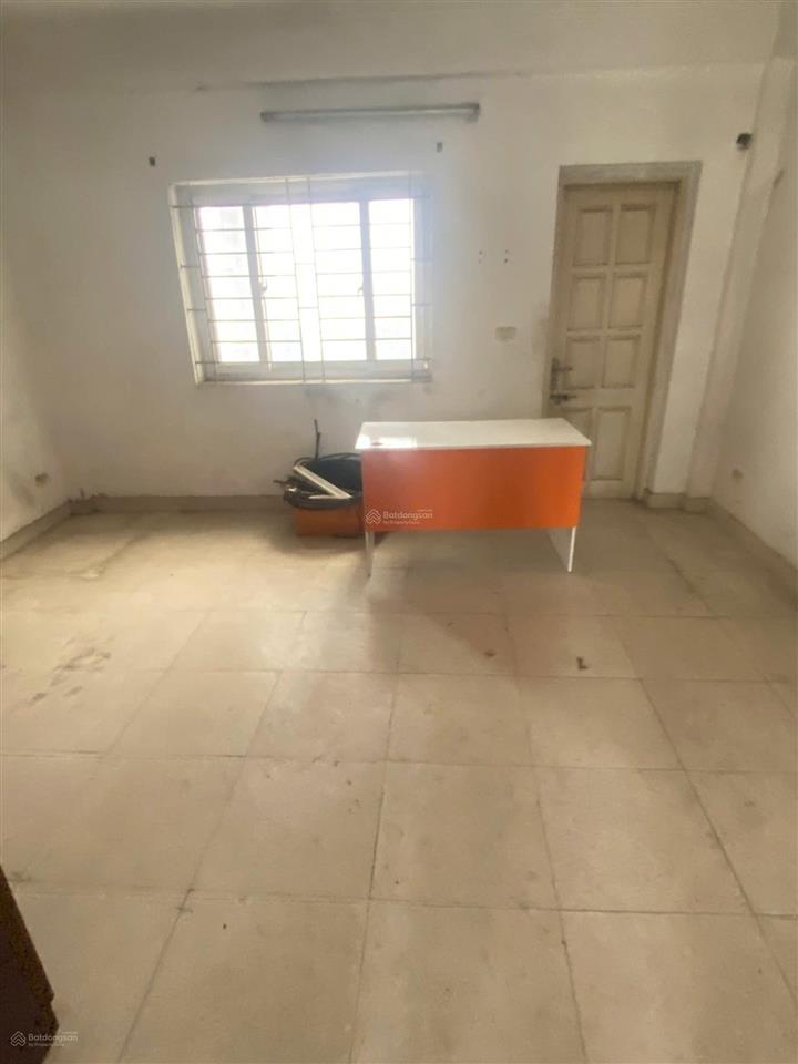 Cho thuê nhà mặt phố nguyễn xiển, thanh xuân, tp hà nội. dt 80 m2 x 7t, mt 5m, nhà đẹp, thang máy