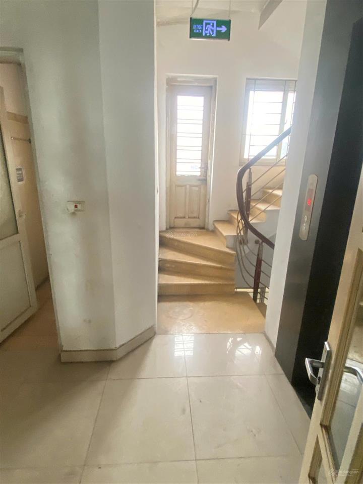 Cho thuê nhà mặt phố nguyễn xiển, thanh xuân, tp hà nội. dt 80 m2 x 7t, mt 5m, nhà đẹp, thang máy