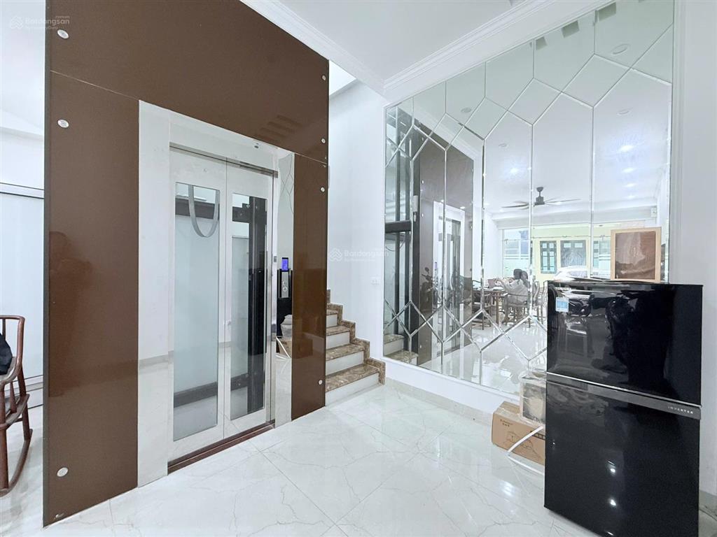Cho thuê nhà ở phạm tuấn tài, cầu giấy, hà nội. dt 60m2x6t, mt 5m, thông sàn, có thang máy. giá 35t