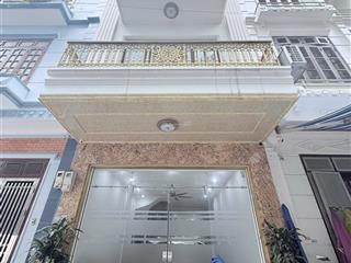 Cho thuê nhà ở phạm tuấn tài, cầu giấy, hà nội. dt 60m2x6t, mt 5m, thông sàn, có thang máy. giá 35t