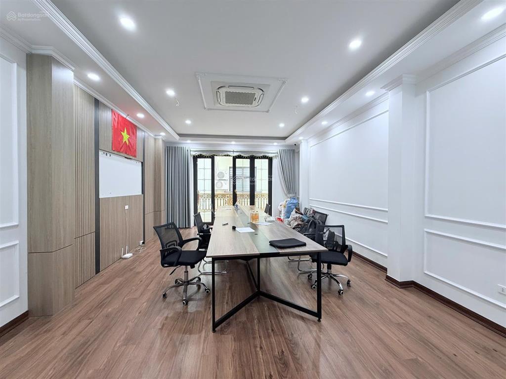 Cho thuê nhà ở phạm tuấn tài, cầu giấy, hà nội. dt 60m2x6t, mt 5m, thông sàn, có thang máy. giá 35t