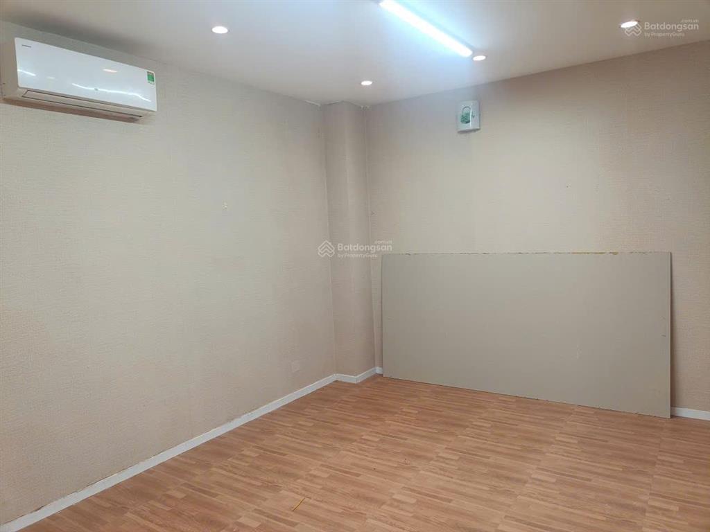 Cho thuê nhà trên đường nguyễn chánh, trung hòa, cầu giấy, hn. dt 80m2x4t, mt 6m, nhà đẹp, giá 42tr