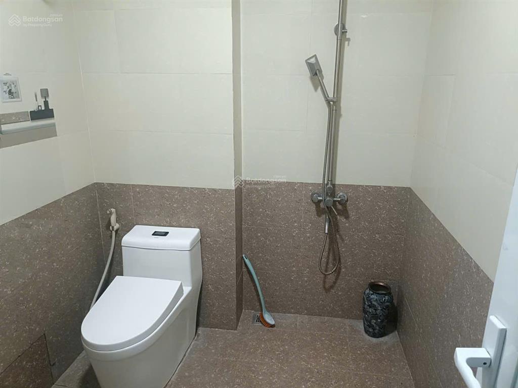 Cho thuê nhà trên đường nguyễn chánh, trung hòa, cầu giấy, hn. dt 80m2x4t, mt 6m, nhà đẹp, giá 42tr