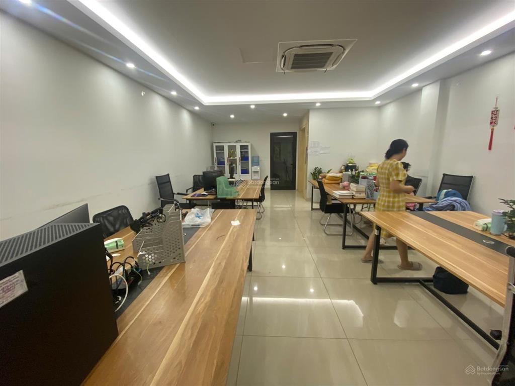 Cho thuê nhà ở nguyễn tuân, thanh xuân, tp. hà nội. dt 80m2x6t, mt 6m, thông sàn, thang máy,giá 45t