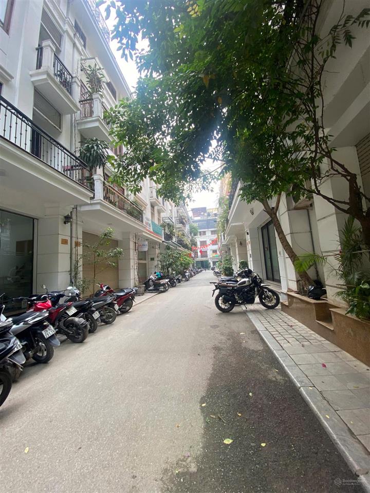 Cho thuê nhà ở nguyễn tuân, thanh xuân, tp. hà nội. dt 80m2x6t, mt 6m, thông sàn, thang máy,giá 45t