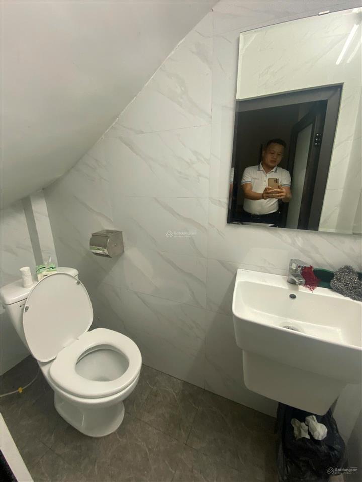 Cho thuê nhà ở nguyễn tuân, thanh xuân, tp. hà nội. dt 80m2x6t, mt 6m, thông sàn, thang máy,giá 45t