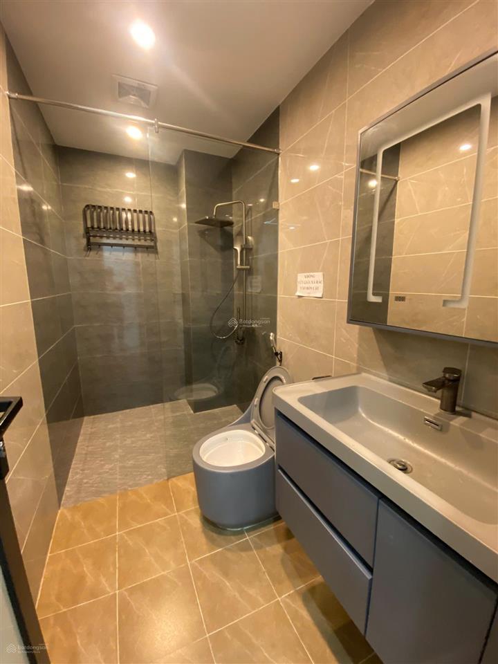 Cho thuê liền kề ở hoàng thành villas, mỗ lao, hà đông, hà nội. dt 120m2x5t, mt 7m. thang máy. 50tr