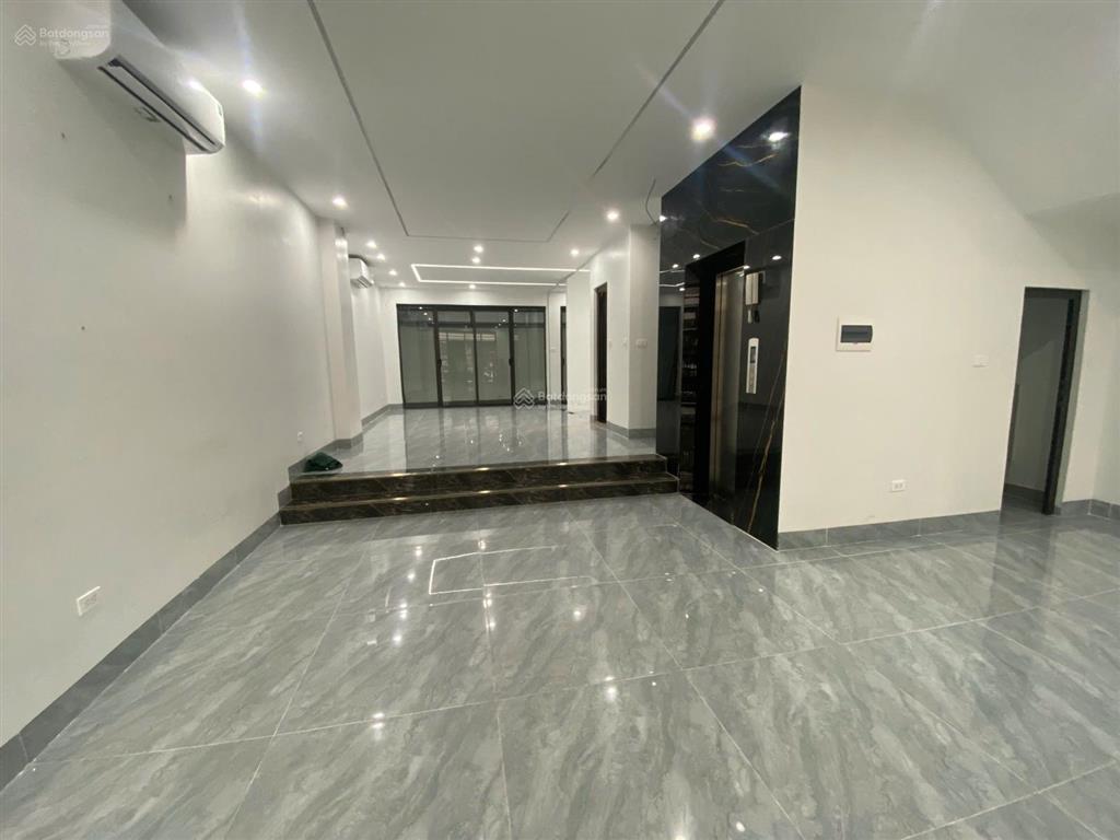 Cho thuê liền kề ở hoàng thành villas, mỗ lao, hà đông, hà nội. dt 120m2x5t, mt 7m. thang máy. 50tr