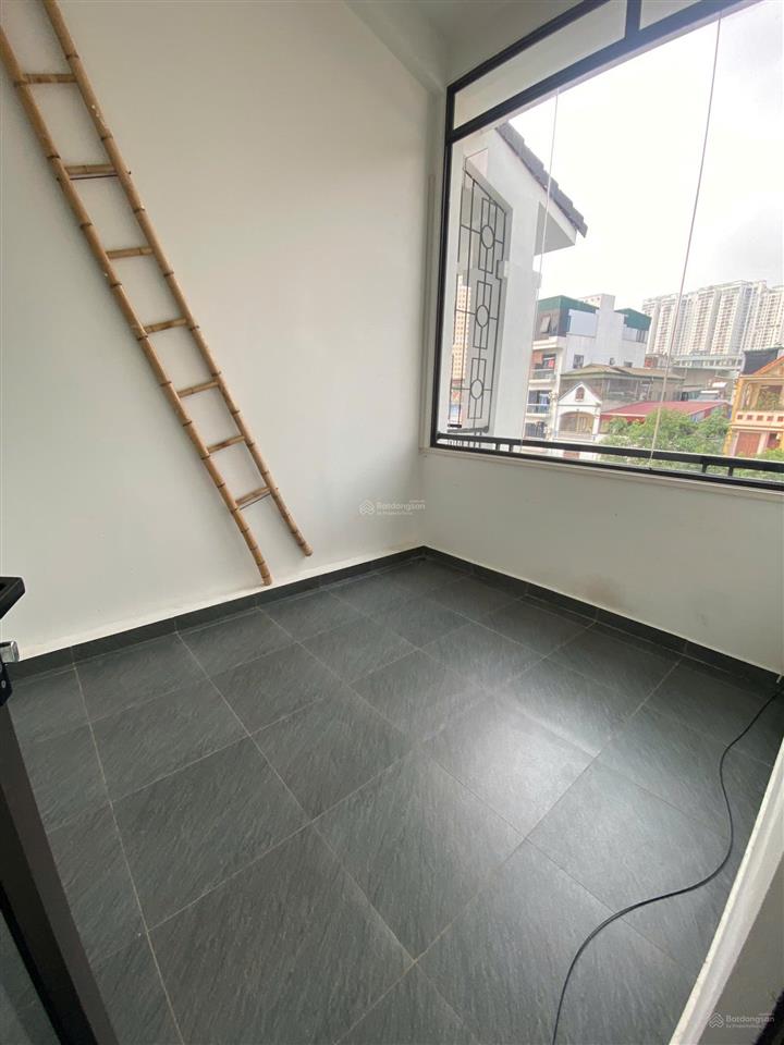 Cho thuê liền kề ở hoàng thành villas, mỗ lao, hà đông, hà nội. dt 120m2x5t, mt 7m. thang máy. 50tr