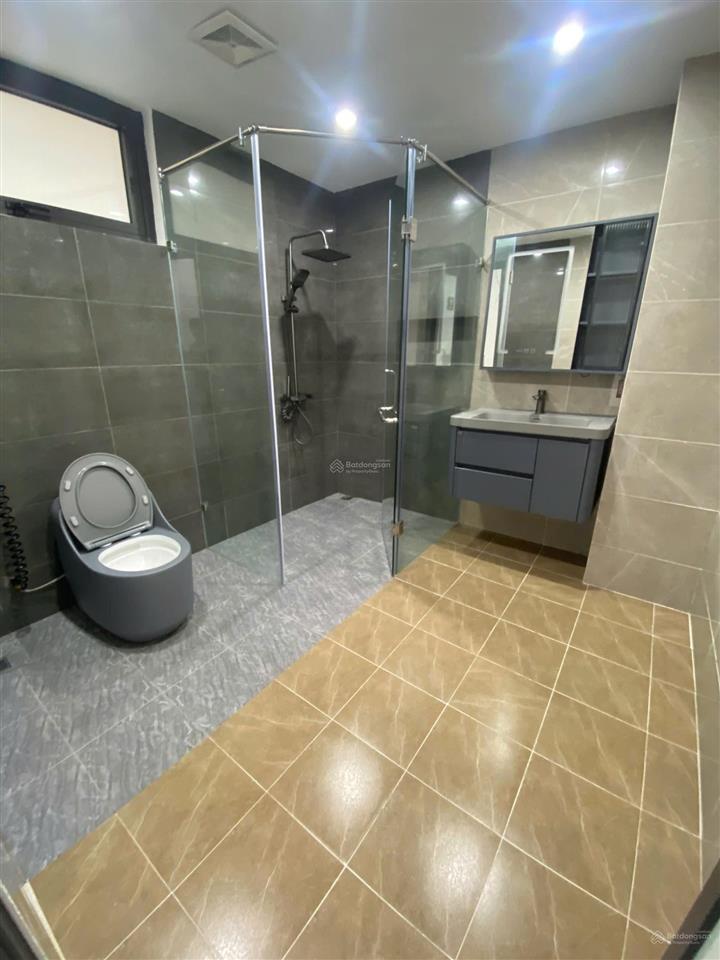 Cho thuê liền kề ở hoàng thành villas, mỗ lao, hà đông, hà nội. dt 120m2x5t, mt 7m. thang máy. 50tr