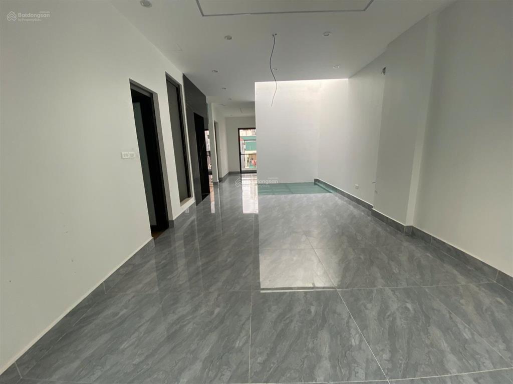 Cho thuê liền kề ở hoàng thành villas, mỗ lao, hà đông, hà nội. dt 120m2x5t, mt 7m. thang máy. 50tr
