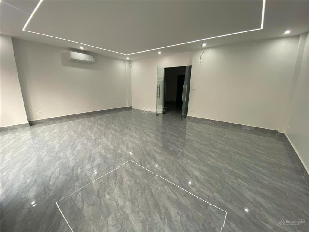 Cho thuê liền kề ở hoàng thành villas, mỗ lao, hà đông, hà nội. dt 120m2x5t, mt 7m. thang máy. 50tr