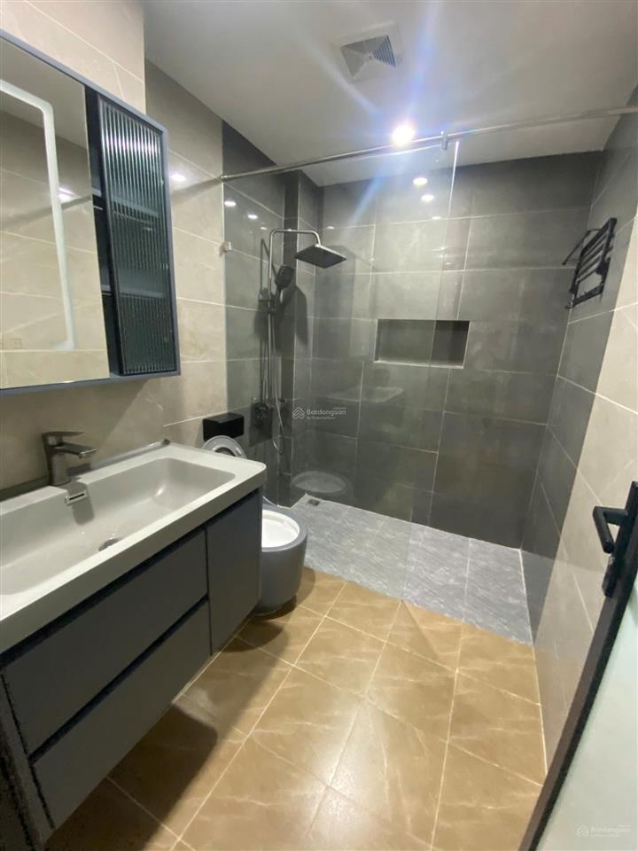 Cho thuê liền kề ở hoàng thành villas, mỗ lao, hà đông, hà nội. dt 120m2x5t, mt 7m. thang máy. 50tr